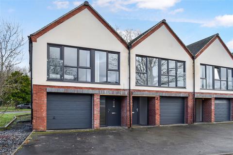 3 bedroom terraced house to rent, Saxon Way, Droitwich Spa WR9