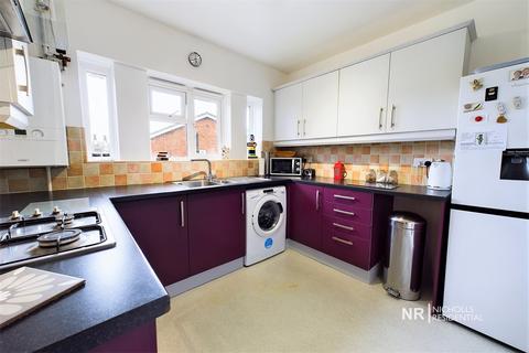 2 bedroom maisonette for sale, West Ewell KT19