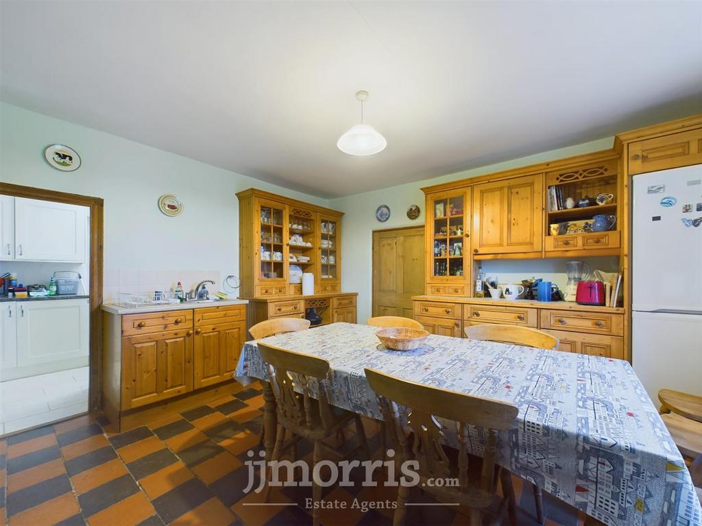 Kitchen/Breakfast Room