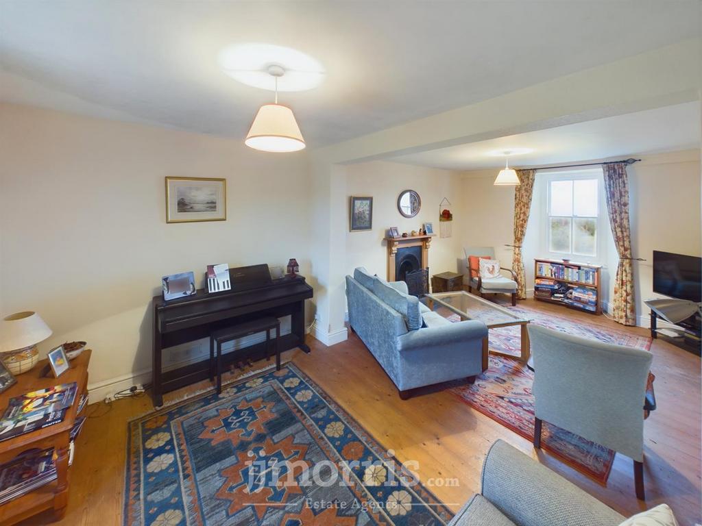 CAM03686 G0-PR0224-STILL004.jpg