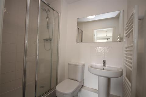 2 bedroom flat for sale, Chapel Drive, Dartford