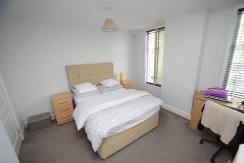 2 bedroom apartment to rent, The Parade, High Street, Watford, WD17