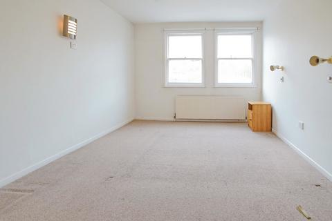 2 bedroom flat to rent, Alma Court, Bristol BS8