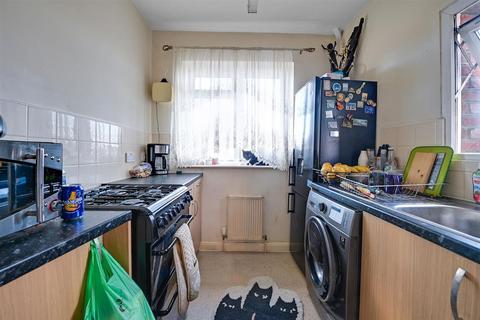 1 bedroom apartment for sale, Cartwright Road, Dagenham, Essex