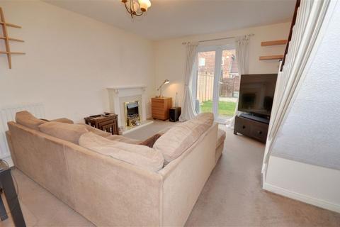 2 bedroom terraced house to rent, Parison Court, Castleford, WF10 4TG