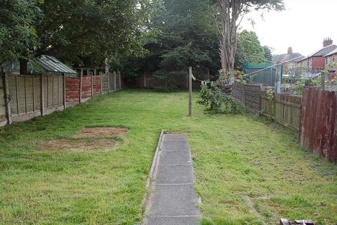 3 bedroom semi-detached house to rent, Begonia Avenue, Bolton BL4