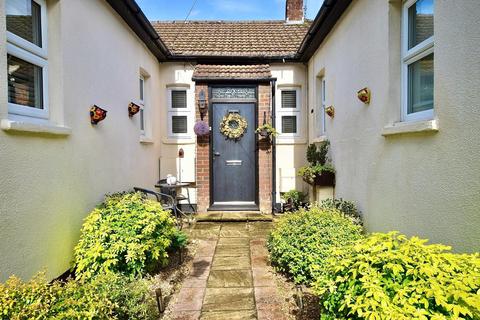 2 bedroom semi-detached bungalow for sale, The Stables, Church Road, Linslade, LU7 2LR