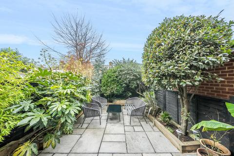 18 Audric Close, Kingston Upon Thames, KT2 6BP
