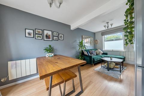 18 Audric Close, Kingston Upon Thames, KT2 6BP