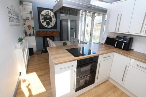 20 Moorside Gardens, Bradford, BD2 3RE