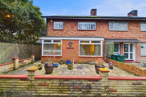 3 bedroom end of terrace house for sale, West Green, Crawley