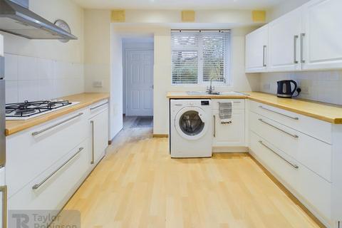 3 bedroom end of terrace house for sale, West Green, Crawley