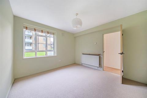 2 bedroom apartment for sale, Kingswood Estate, London