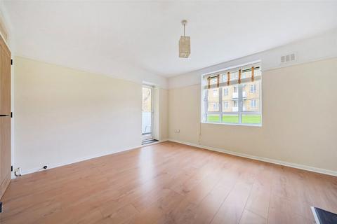 2 bedroom apartment for sale, Kingswood Estate, London