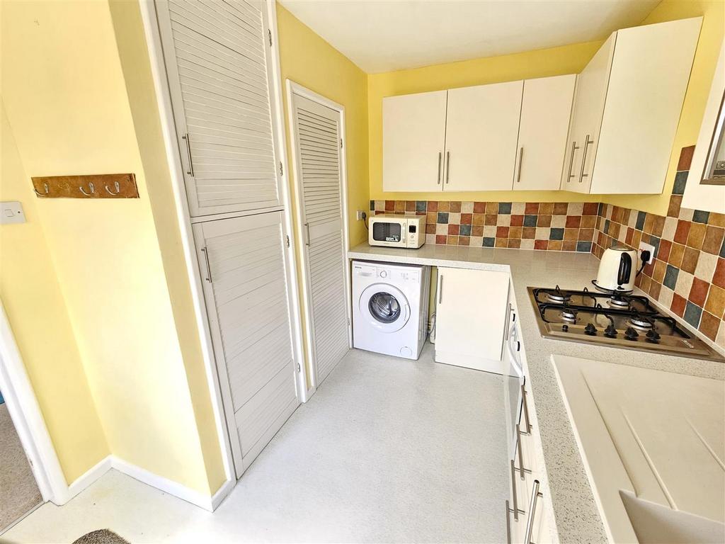 Kitchen 1.jpg