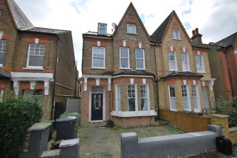 2 bedroom flat to rent, Tritton Road Dulwich SE21