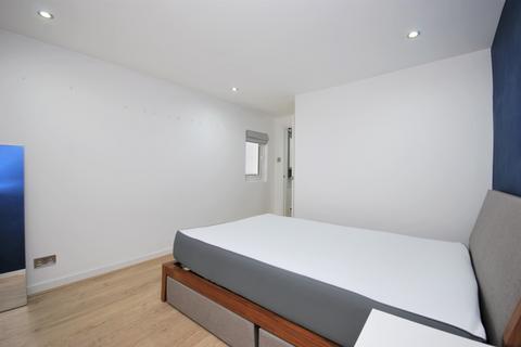 2 bedroom flat to rent, Tritton Road Dulwich SE21