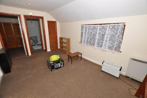 1 bedroom flat for sale, 23 High Street, Bancyfelin, Carmarthen