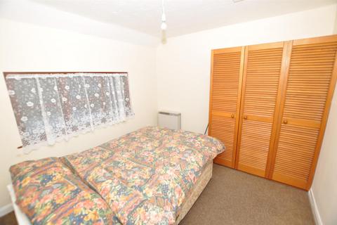 1 bedroom flat for sale, 23 High Street, Bancyfelin, Carmarthen