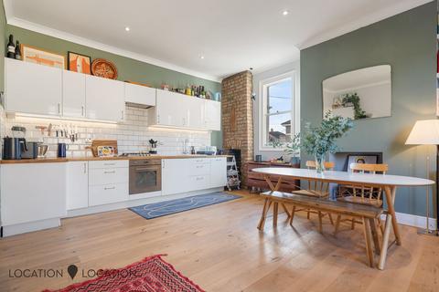 3 bedroom end of terrace house for sale, Brooke Road, London, N16