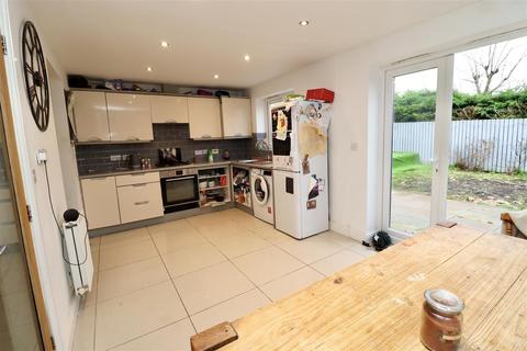 3 bedroom semi-detached house for sale, Bow Bridge Close, Market Weighton