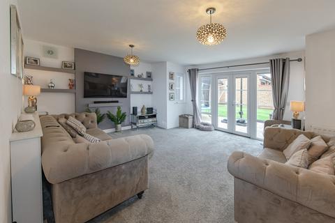 5 bedroom detached house for sale, Claremont Crescent, Rayleigh, SS6