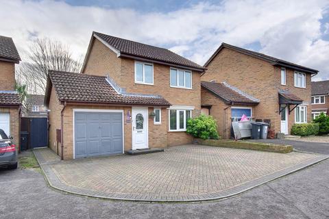 3 bedroom detached house for sale, Beauchamps Gardens, Bournemouth BH7