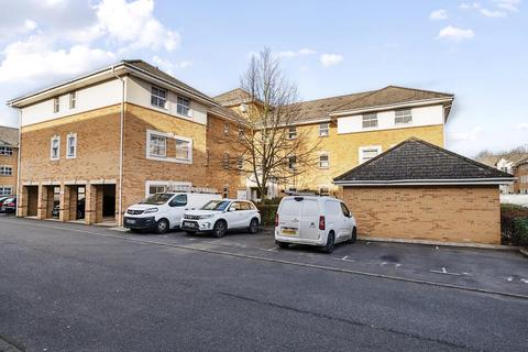 2 bedroom flat for sale, Sunbury-on-Thames,  Middlesex,  TW16