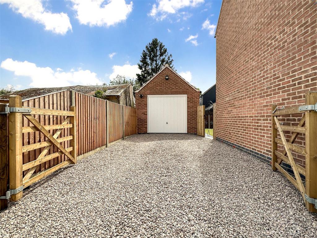 Gated Driveway &amp; Detached GARAGE 155