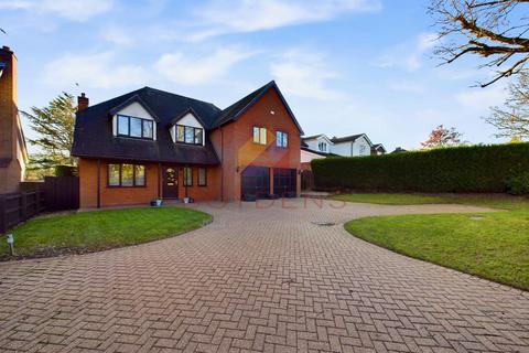 5 bedroom detached house for sale, High Road, Colchester CO2