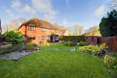 5 bedroom detached house for sale, High Road, Colchester CO2