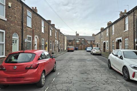 2 bedroom terraced house for sale, Derby Road, Sale M33