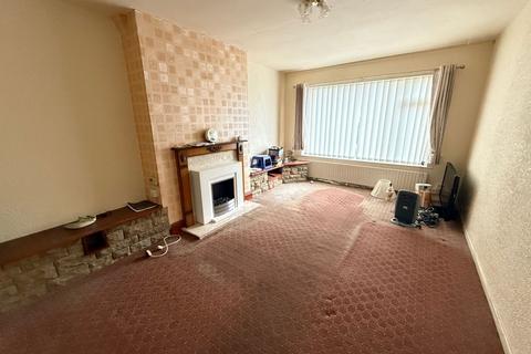 2 bedroom semi-detached bungalow for sale, Green Way, Halifax HX2