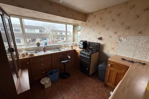 2 bedroom semi-detached bungalow for sale, Green Way, Halifax HX2