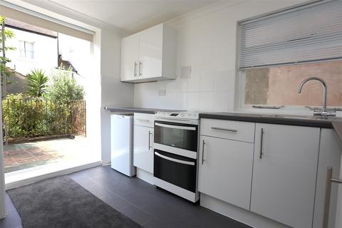 1 bedroom flat to rent, Powis Square, Brighton