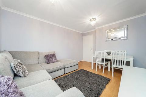 1 bedroom flat to rent, Orchid Close, Romford RM4