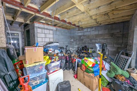 3 Stanley Road, Warmley, Bristol, BS15 4NS