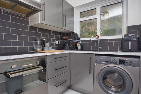 2 bedroom flat for sale, Wilberforce Road, Sandgate, CT20