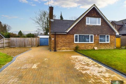 4 bedroom detached house for sale, Moat Walk, Pound Hill RH10