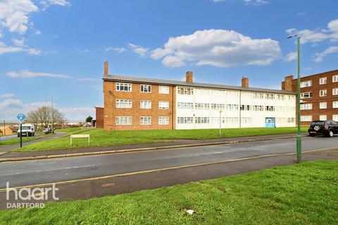 3 bedroom flat for sale, Hilltop Gardens, Dartford