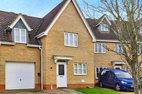 3 bedroom semi-detached house for sale, Papillon Road, Wymondham, Norfolk, NR18