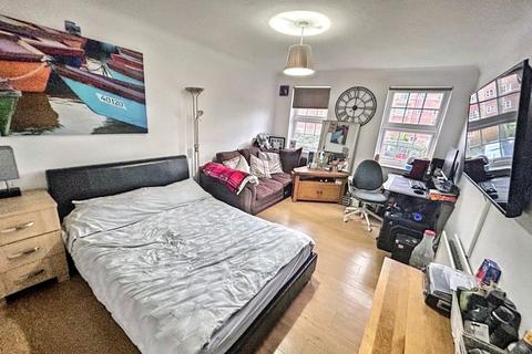 2 bedroom flat for sale, Ashley Cross