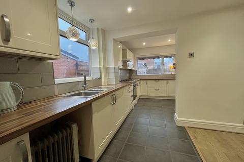 8 Glenluce Drive, Preston, PR1 5TB