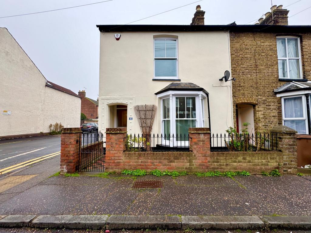 45, Hamlet Road, Chelmsford, Essex, CM2 0 ET