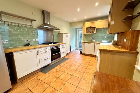 4 bedroom end of terrace house to rent, Hamlet Road, Chelmsford, Essex, CM2 0ET