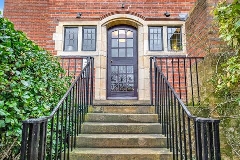 2 bedroom apartment for sale, Kings Drive, Midhurst GU29