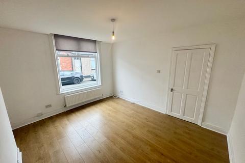 3 bedroom terraced house to rent, Kitchener Street, Sunderland SR4