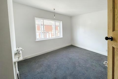 2 bedroom terraced house to rent, Burton Avenue, Doncaster DN4