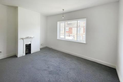 2 bedroom terraced house to rent, Burton Avenue, Doncaster DN4