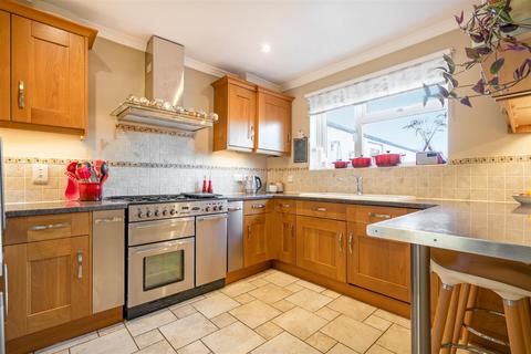 3 bedroom semi-detached house for sale, Smiths Lane, Windsor